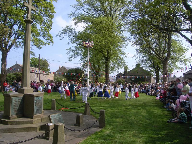 0705lv 027.jpg - "Maypole Dance 2007" - by Louise Vardey